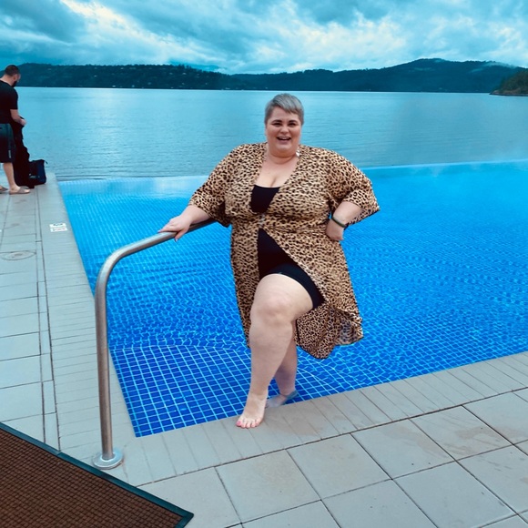 Sassy & sophisticated! I’m Tera Jo! Hi Babes XOXO - Picture 2 of 14